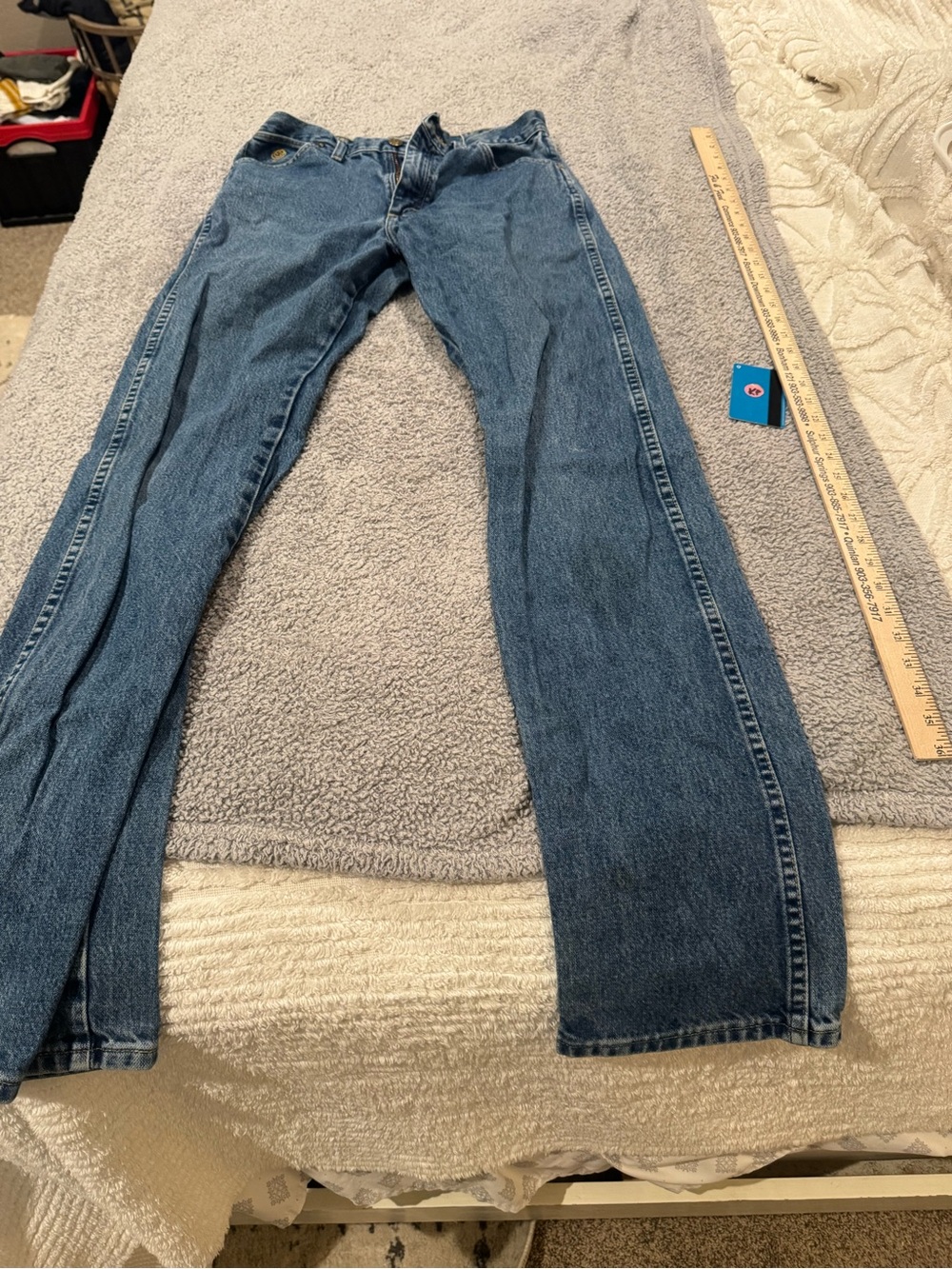 Wrangler Straight-Leg Men’s Jeans in Medium Blue Denim size 30/36
